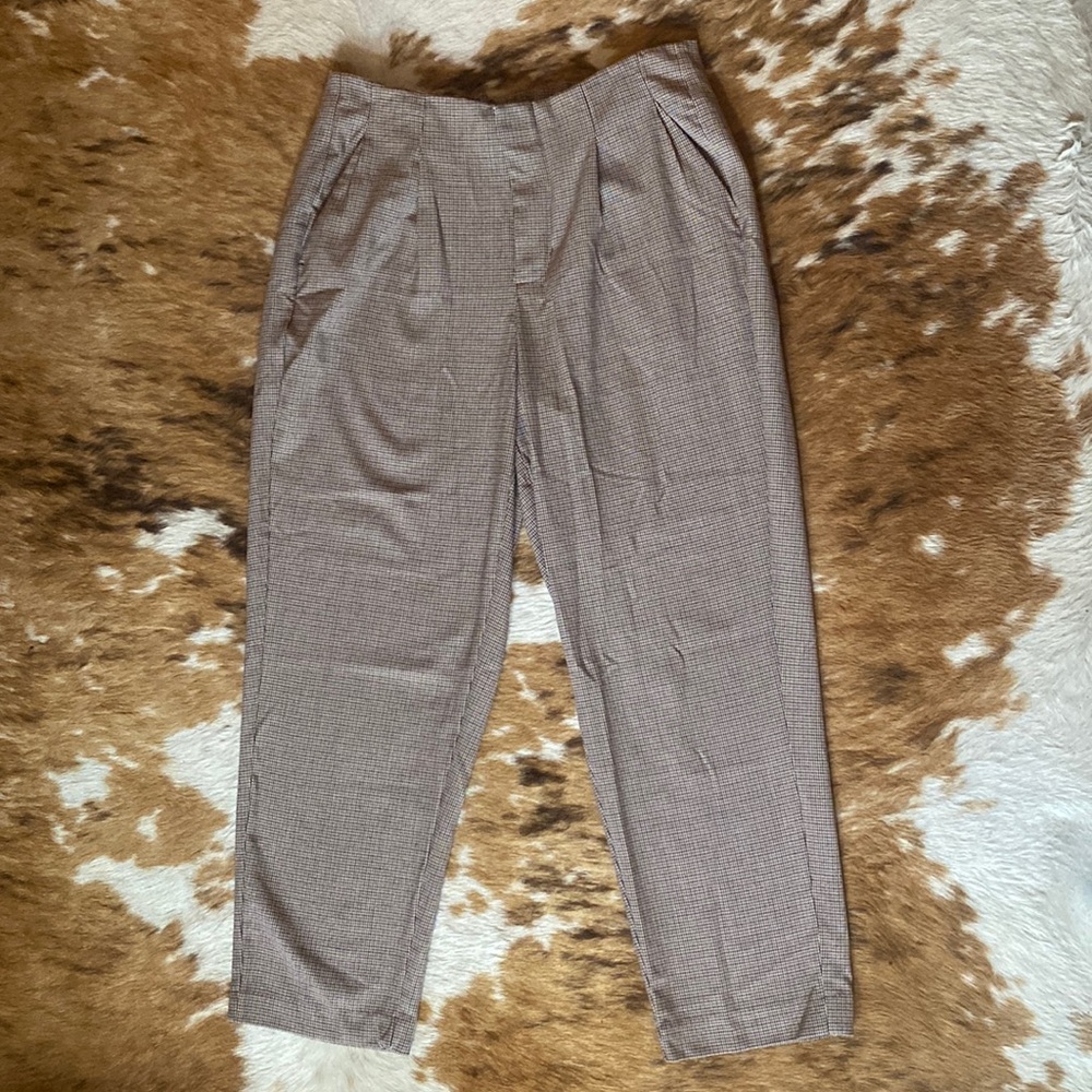 PLEATED PLAID TROUSER